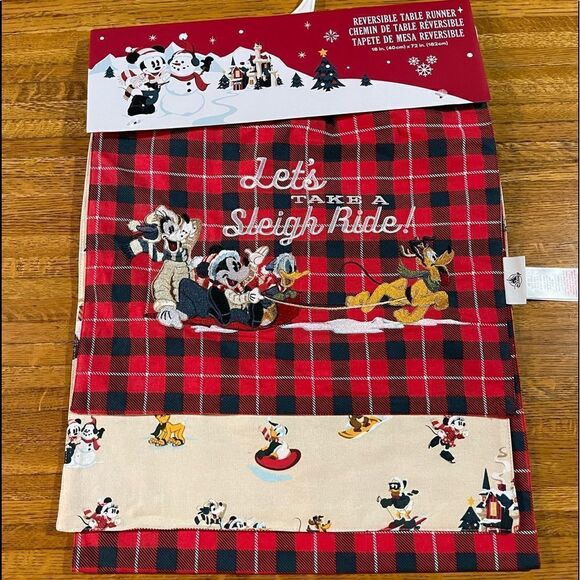 Disney Mickey And Friends Christmas Holiday Lodge Table Runner NWT - Picture 5 of 8